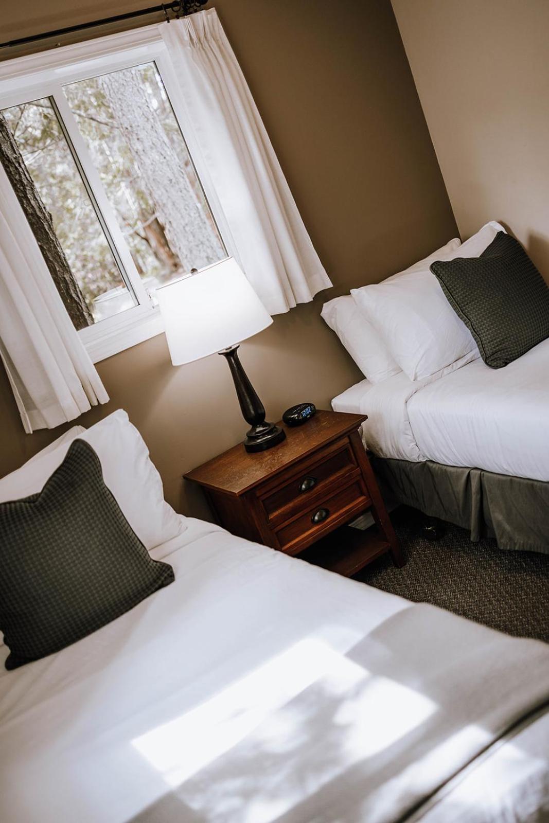 Page'S Resort & Marina Gabriola Екстер'єр фото